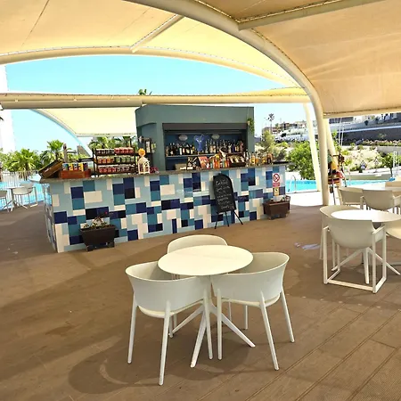 Sunset Waves The View בנידורם