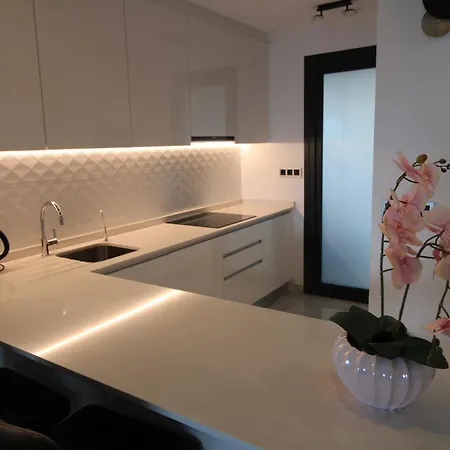 Sunset Waves The View דירה בנידורם